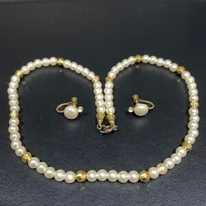 VINTAGE Faux Pearls Necklace Earrings Set